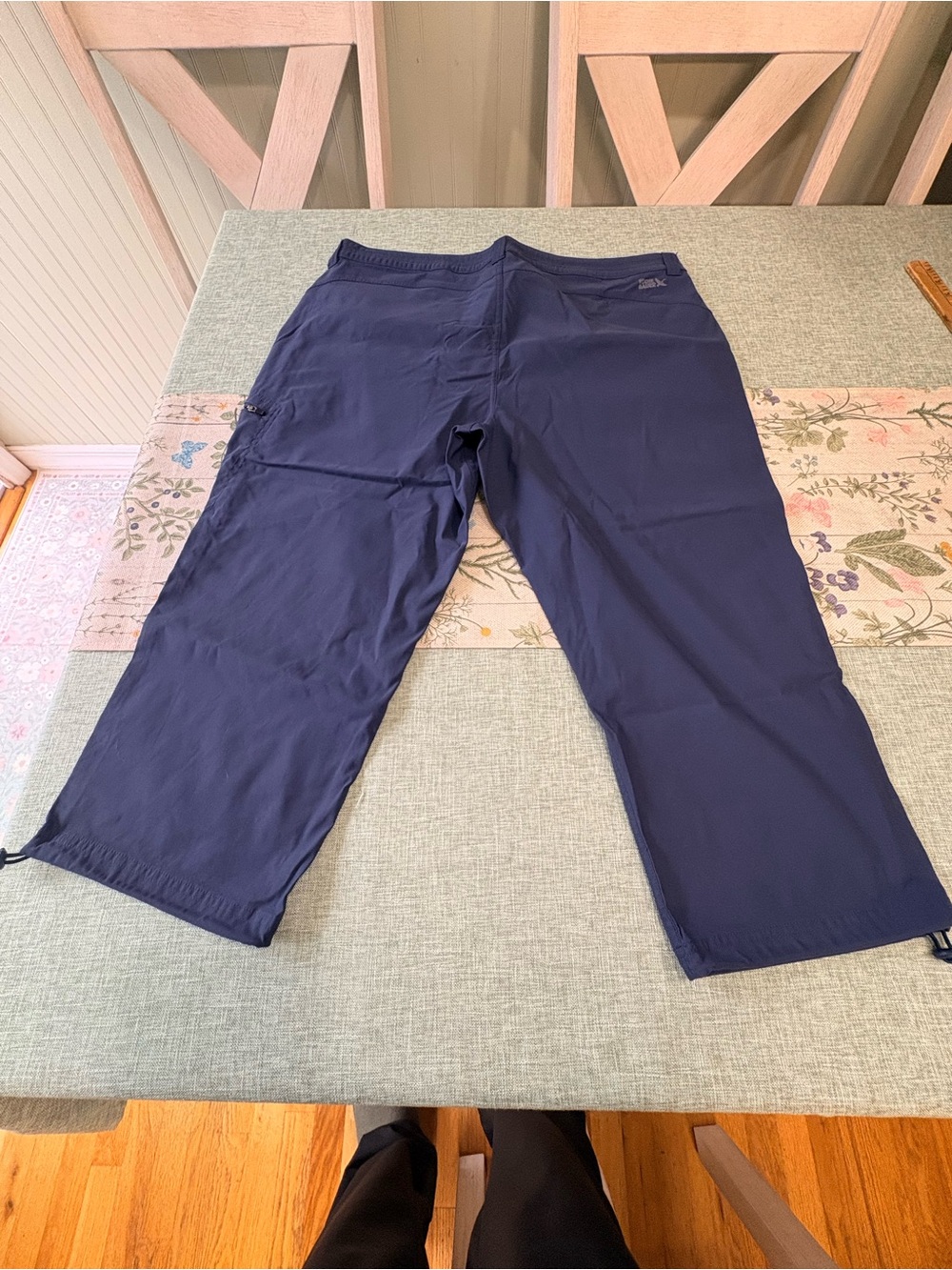 Eddie Bauer Rainer Capris - Picture 3 of 4